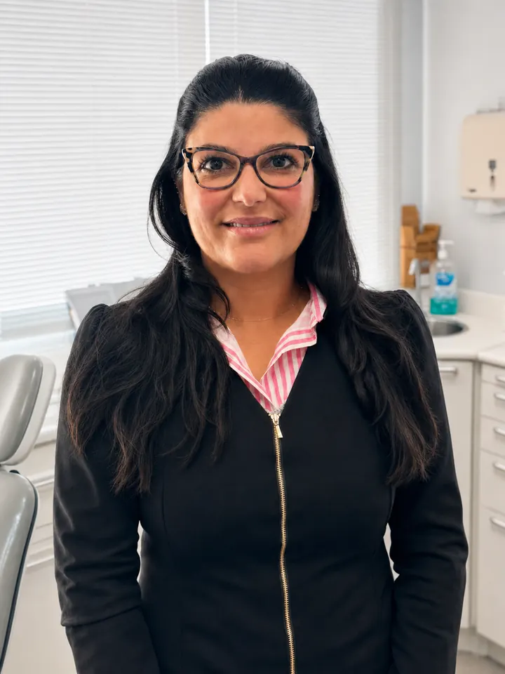 Dra. Tamara Sabbag Ferreira Braga, especialista em Prótese Dentária